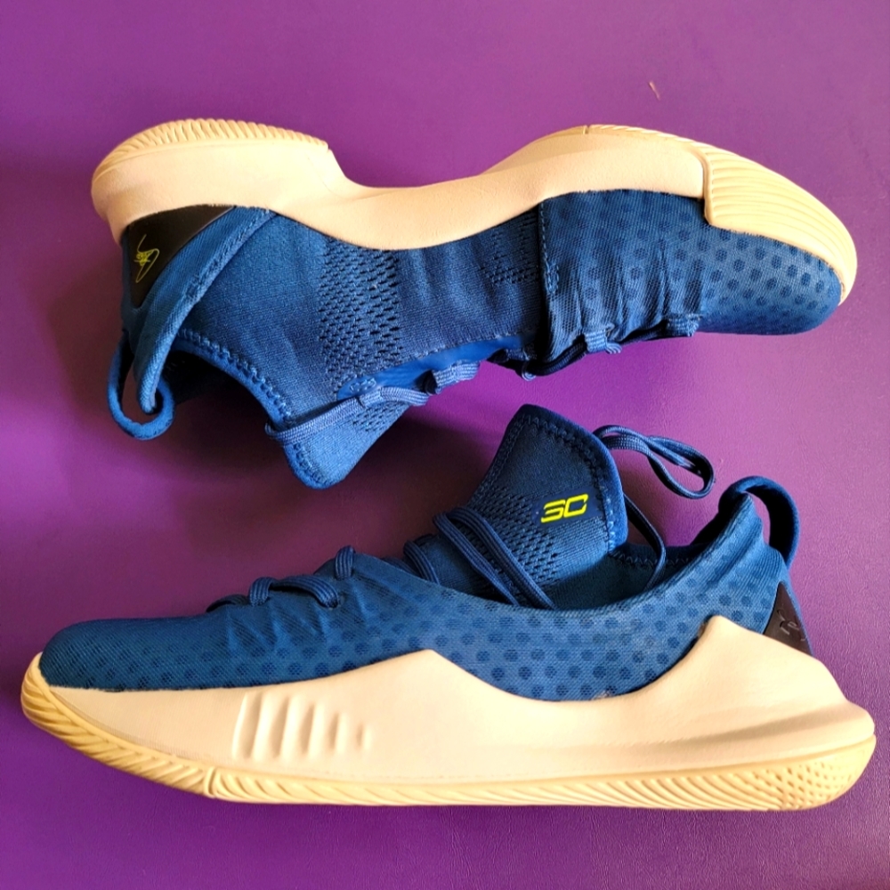 UA Curry 5, size 3Y, Moroccan Blue